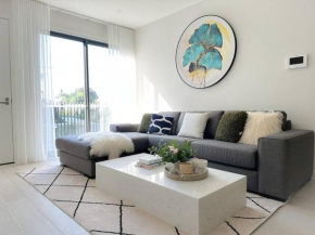 Shine Keysborough High-end Family Home, Netflix, Top Location, Keysborough